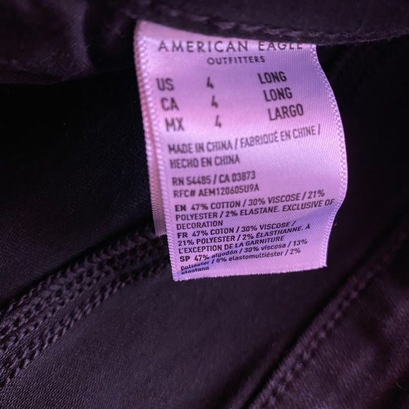 American Eagle skinniest fit in a super-high rise & soft
stretch denim.Sz4Long - Picture 5 of 10